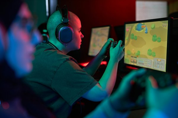 Pantalon arcane x league of legends : le style des champions